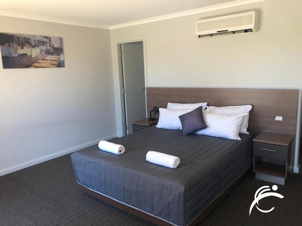 Coro Club Motel Griffith Bagian luar foto