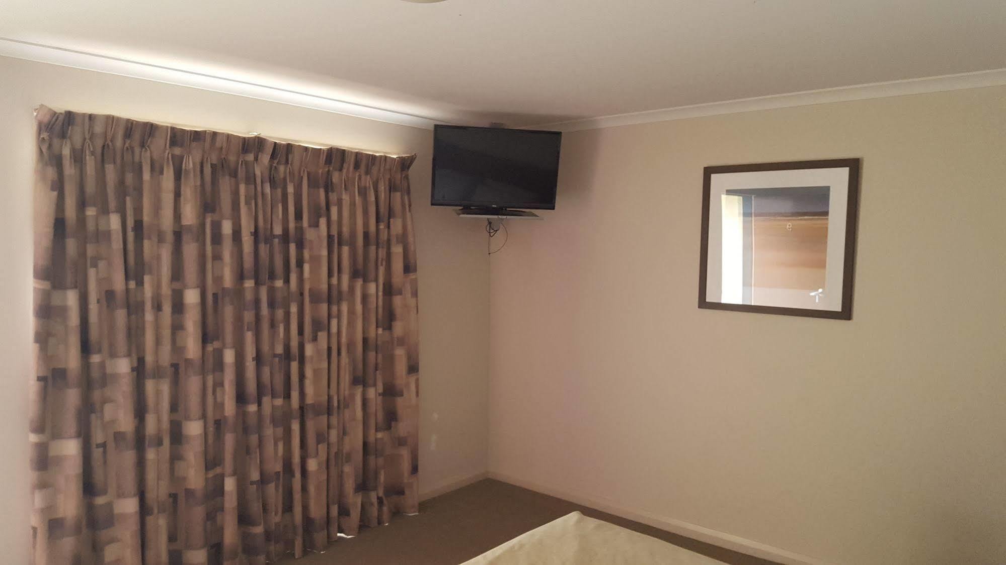 Coro Club Motel Griffith Bagian luar foto
