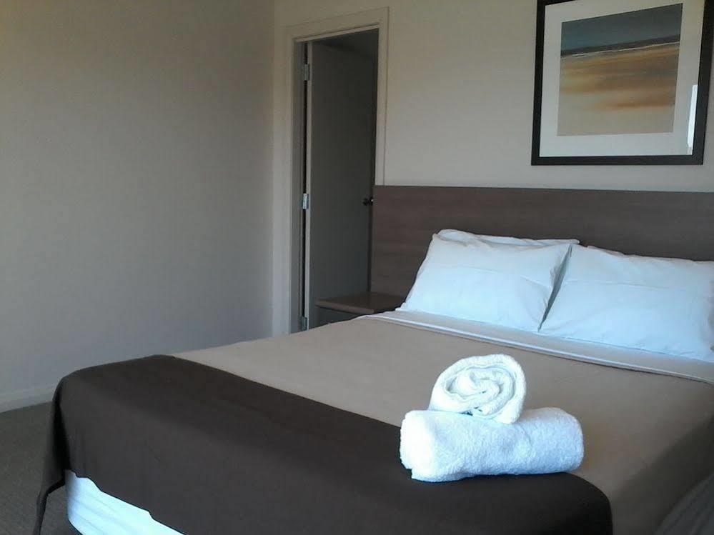 Coro Club Motel Griffith Bagian luar foto
